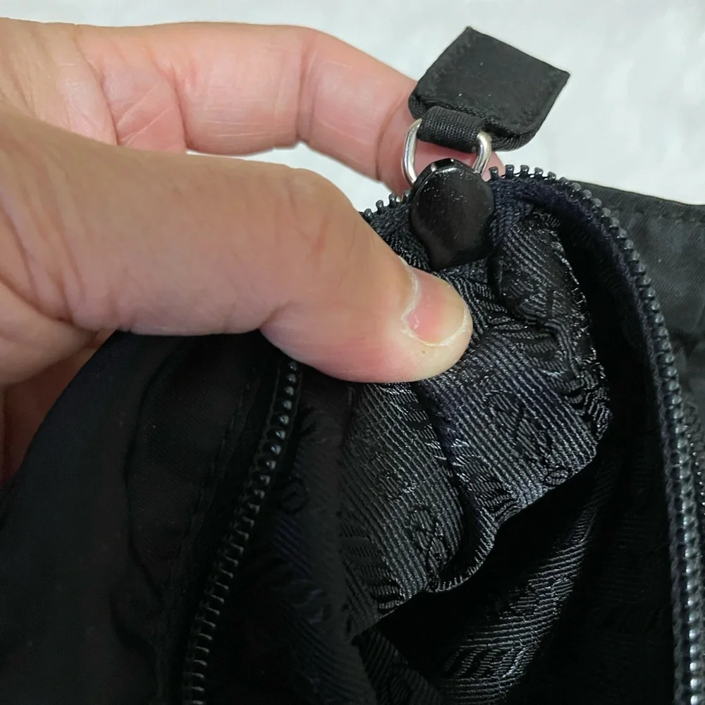 “SOLD”100% Authentic PRADA tote bag🖤🖤🖤 - Picture 10 of 15